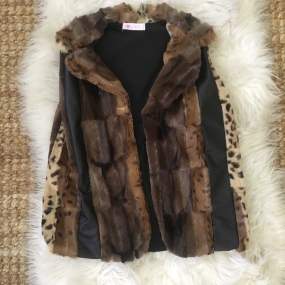 On Hold !! Faux Fur Vest (can fit ladies’ size S- L too) - Picture 1 of 4